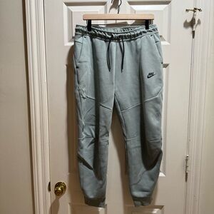 Nike Tech Fleece